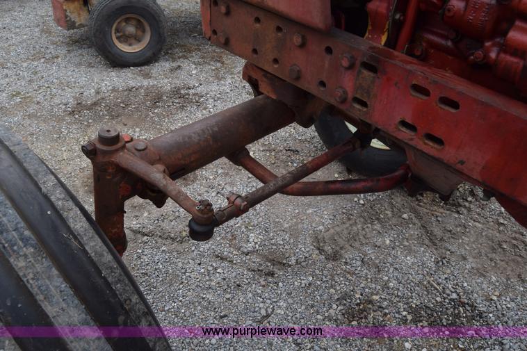 image for item L1025 International Farmall 1256 tractor
