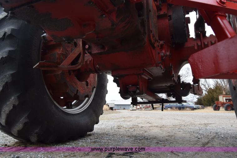 image for item L1025 International Farmall 1256 tractor