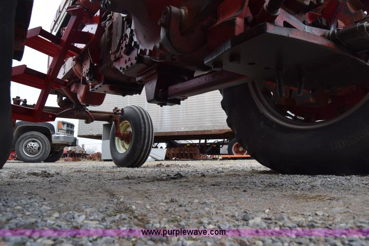 image for item L1025 International Farmall 1256 tractor