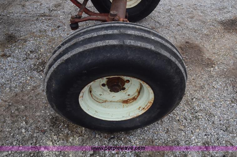 image for item L1025 International Farmall 1256 tractor