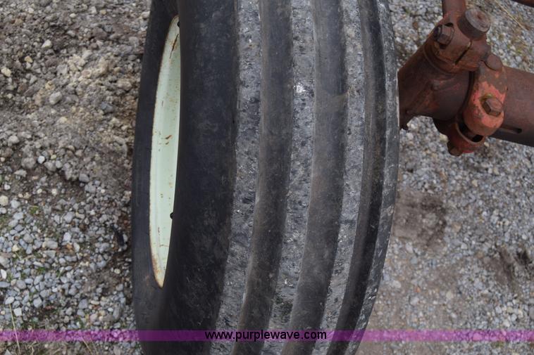 image for item L1025 International Farmall 1256 tractor