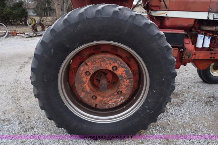 image for item L1025 International Farmall 1256 tractor