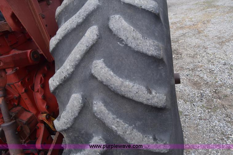 image for item L1025 International Farmall 1256 tractor