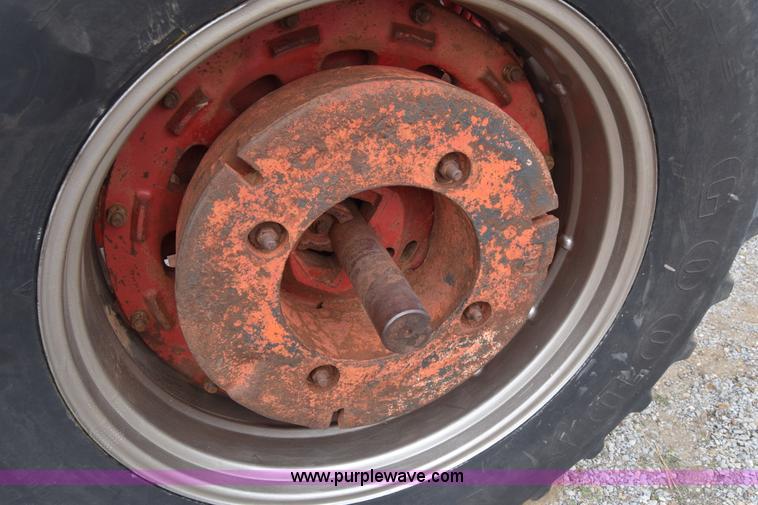 image for item L1025 International Farmall 1256 tractor