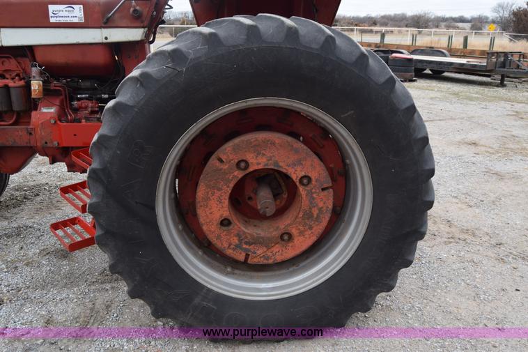 image for item L1025 International Farmall 1256 tractor