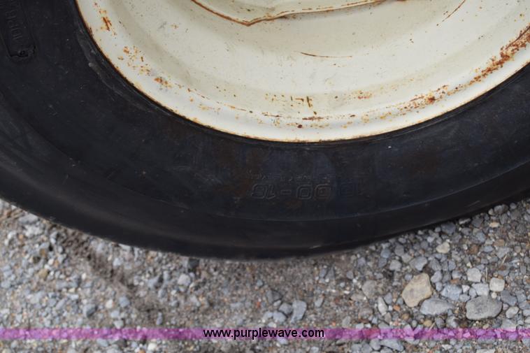 image for item L1025 International Farmall 1256 tractor