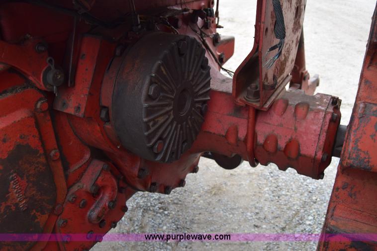 image for item L1025 International Farmall 1256 tractor