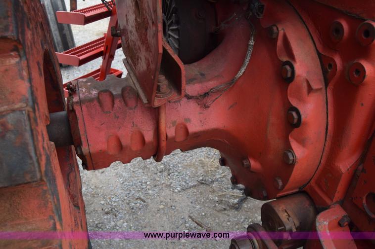 image for item L1025 International Farmall 1256 tractor