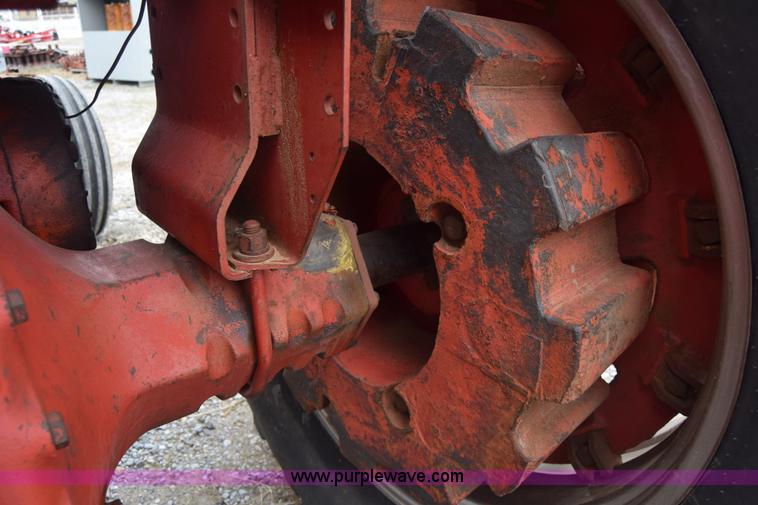 image for item L1025 International Farmall 1256 tractor