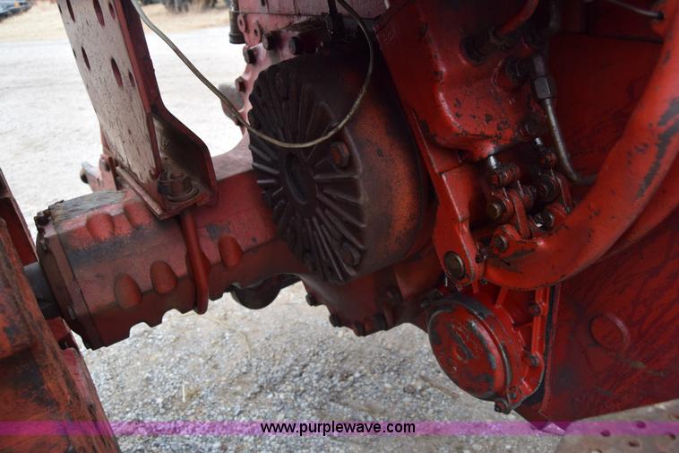 image for item L1025 International Farmall 1256 tractor