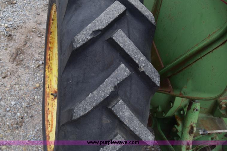 image for item L1052 John Deere 1020 tractor