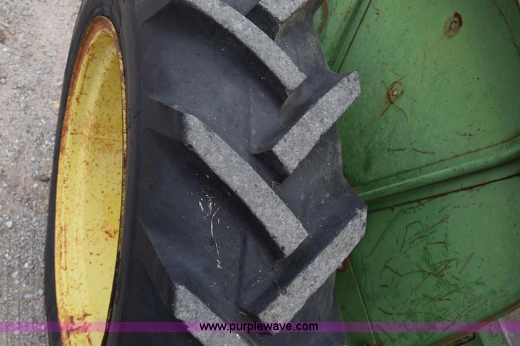 image for item L1052 John Deere 1020 tractor