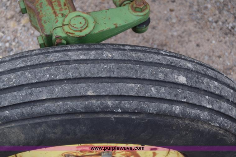 image for item L1052 John Deere 1020 tractor