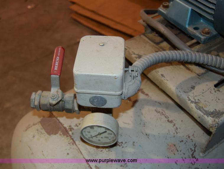 image for item L1070 Kellogg American air compressor