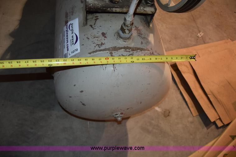 image for item L1070 Kellogg American air compressor