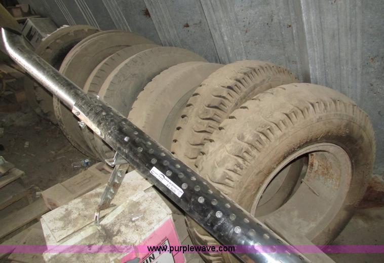 image for item AV9026 Assorted automotive parts