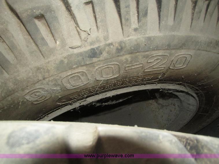 image for item AV9026 Assorted automotive parts