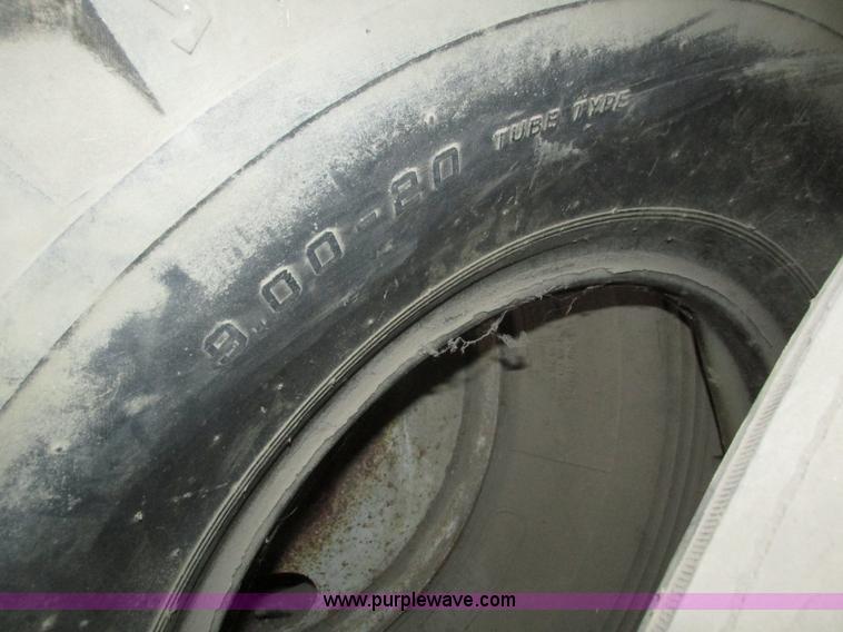 image for item AV9026 Assorted automotive parts