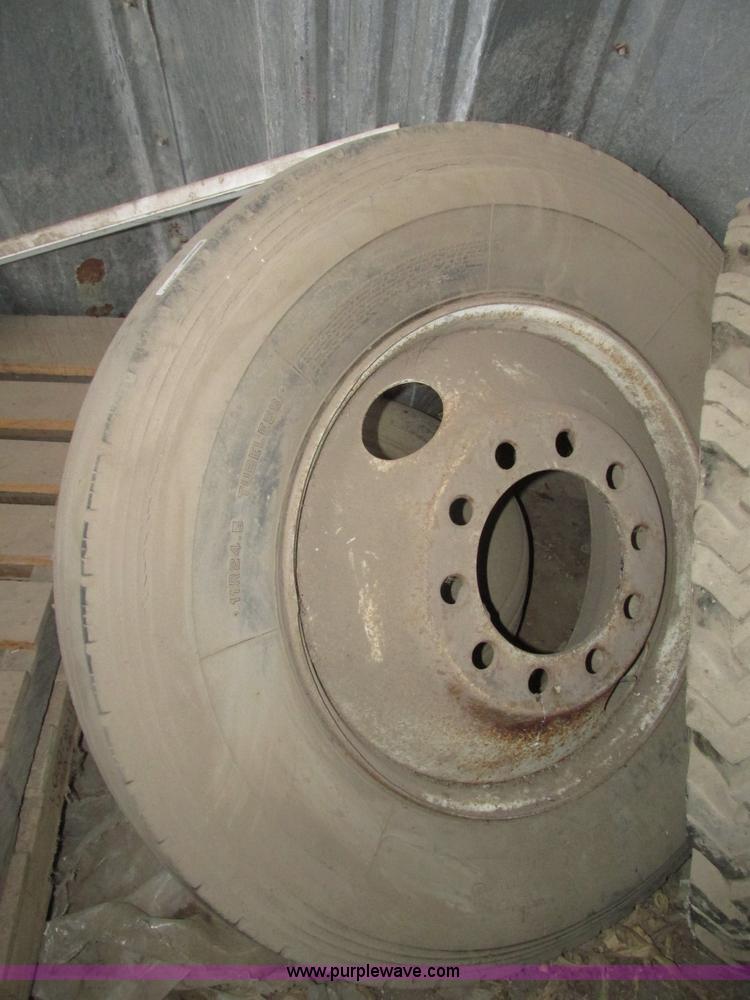 image for item AV9026 Assorted automotive parts