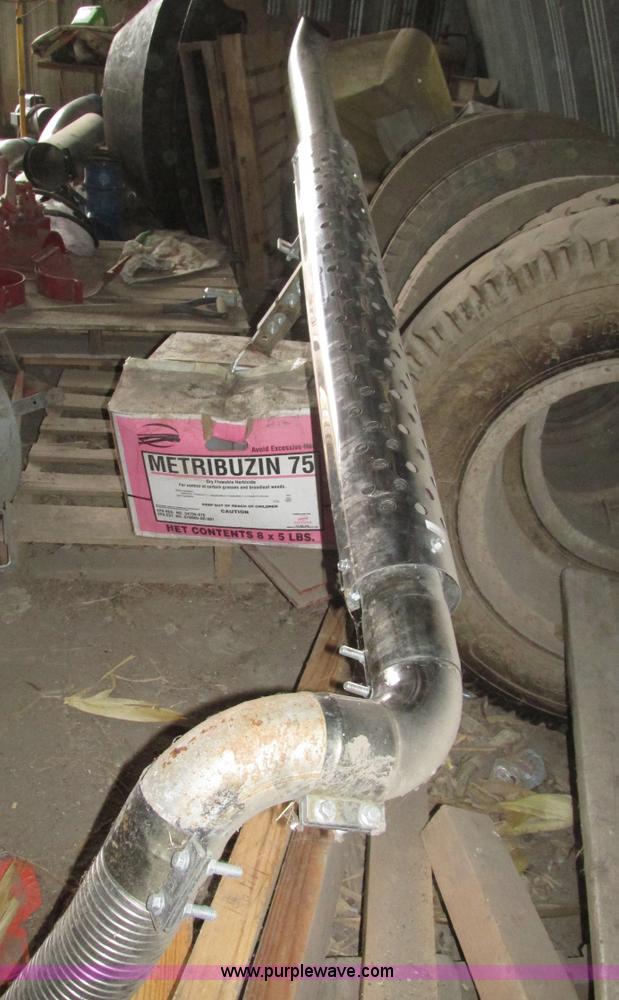 image for item AV9026 Assorted automotive parts