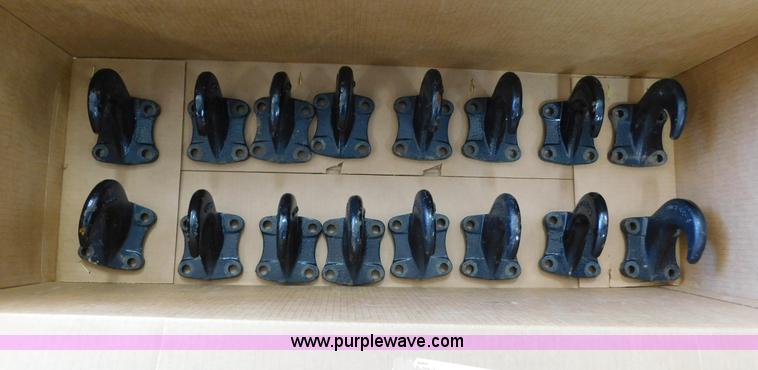 image for item AW9315 (16) tow hooks