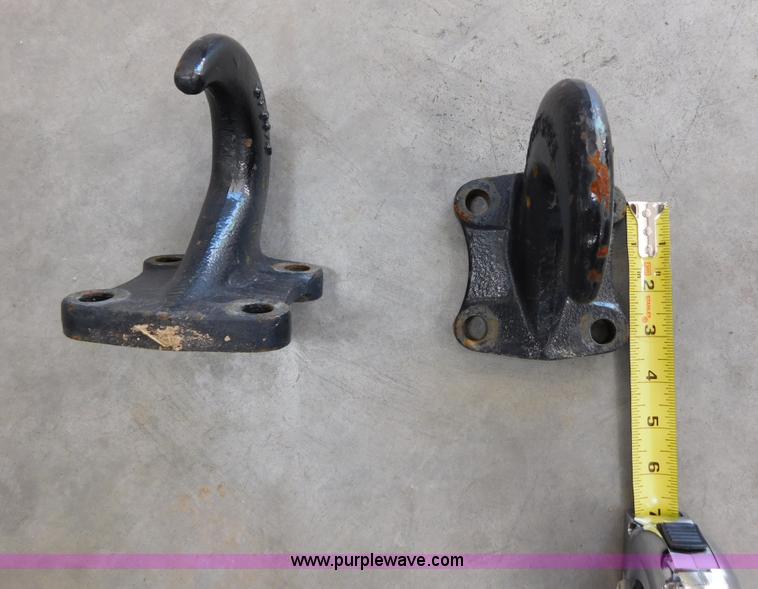 image for item AW9315 (16) tow hooks