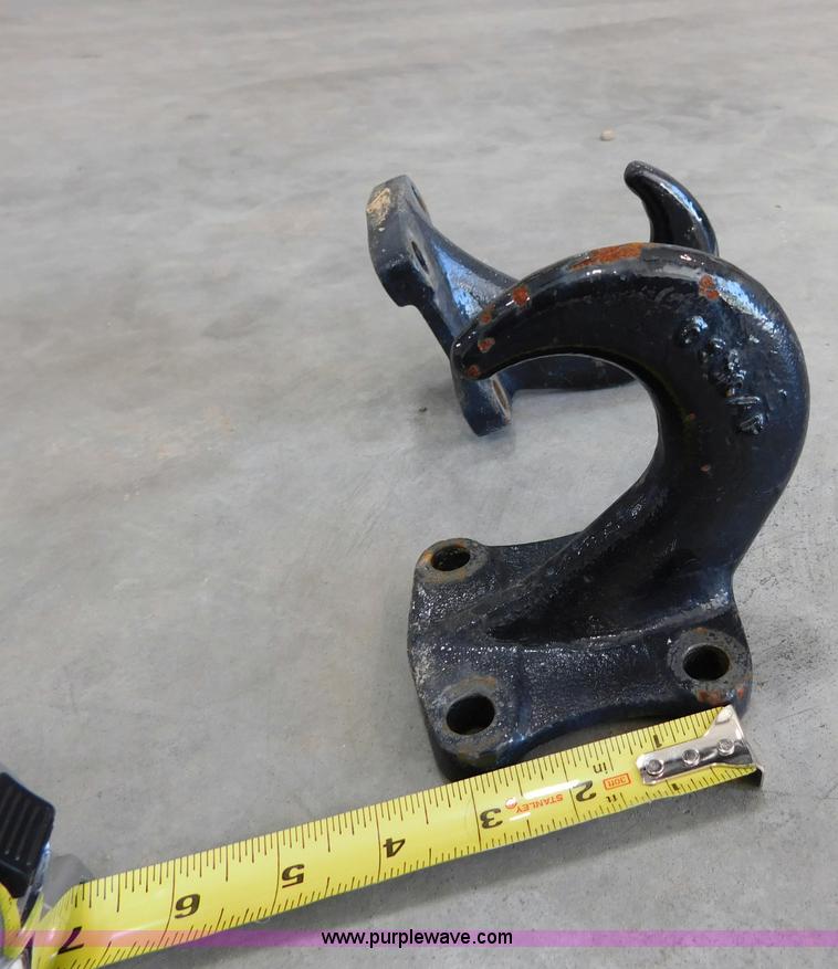 image for item AW9315 (16) tow hooks