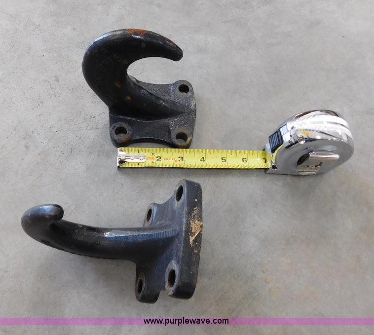 image for item AW9315 (16) tow hooks