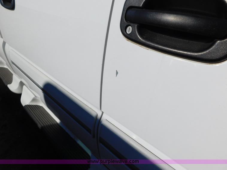 image for item AW9319 2003 Chevrolet Silverado 2500HD Crew Cab pickup truck