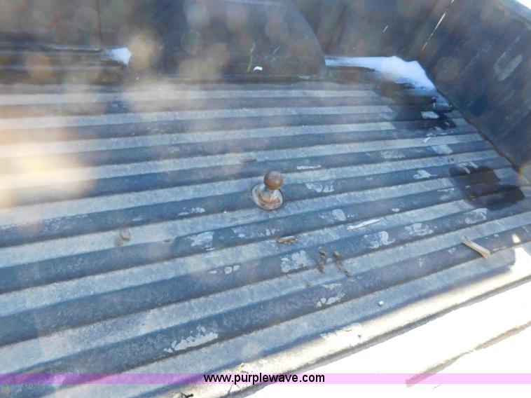 image for item AW9319 2003 Chevrolet Silverado 2500HD Crew Cab pickup truck