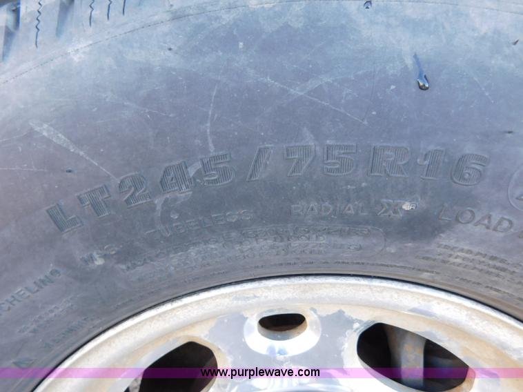 image for item AW9319 2003 Chevrolet Silverado 2500HD Crew Cab pickup truck