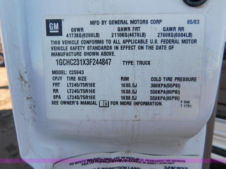 image for item AW9319 2003 Chevrolet Silverado 2500HD Crew Cab pickup truck