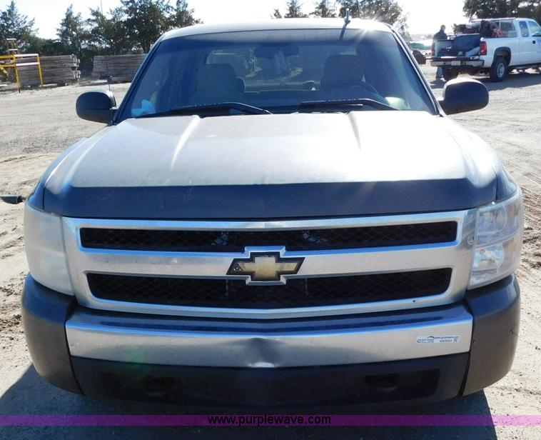 image for item AW9334 2007 Chevrolet Silverado 1500 Crew Cab pickup truck