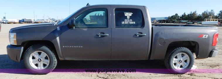 image for item AW9334 2007 Chevrolet Silverado 1500 Crew Cab pickup truck