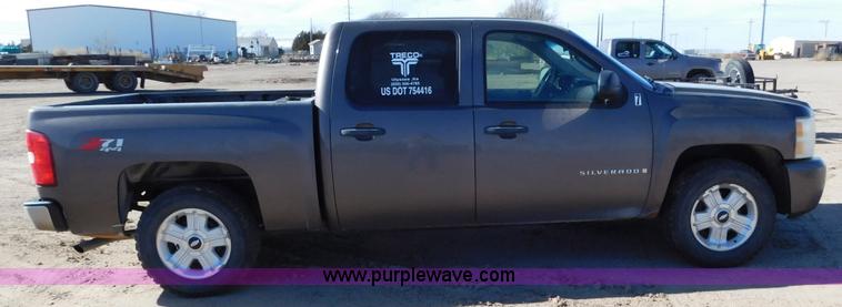 image for item AW9334 2007 Chevrolet Silverado 1500 Crew Cab pickup truck