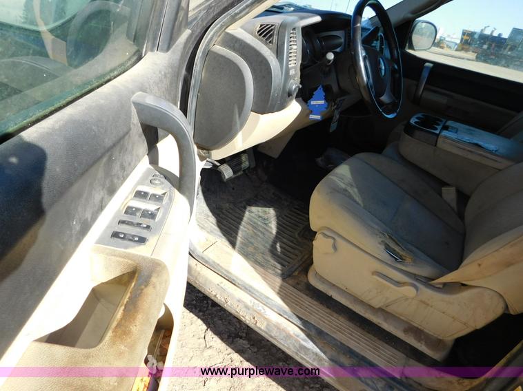 image for item AW9334 2007 Chevrolet Silverado 1500 Crew Cab pickup truck