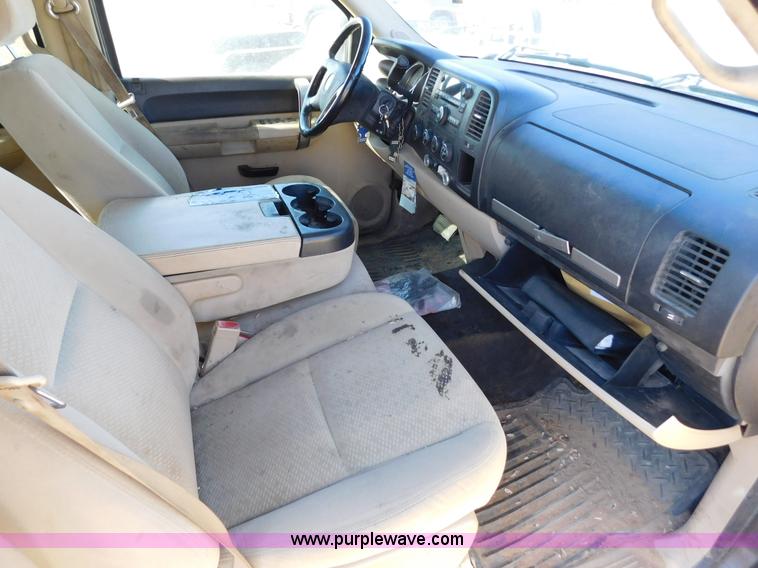 image for item AW9334 2007 Chevrolet Silverado 1500 Crew Cab pickup truck