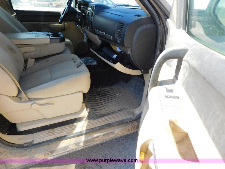 image for item AW9334 2007 Chevrolet Silverado 1500 Crew Cab pickup truck