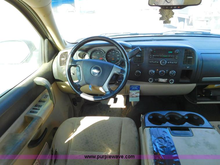 image for item AW9334 2007 Chevrolet Silverado 1500 Crew Cab pickup truck