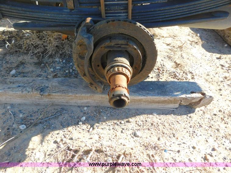 image for item AW9335 2005 Chevrolet Silverado 3500 pickup truck cab and chassis