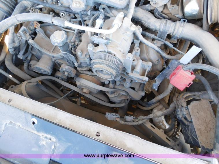 image for item AW9335 2005 Chevrolet Silverado 3500 pickup truck cab and chassis