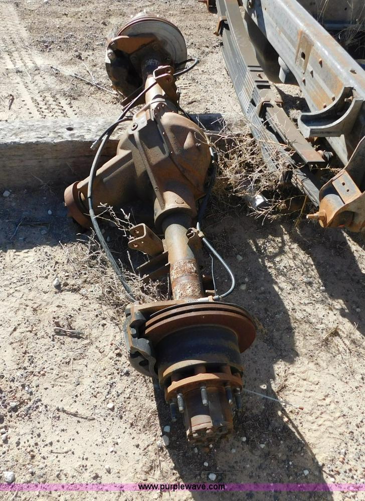 image for item AW9336 2006 Chevrolet Silverado 3500 pickup truck cab and chassis