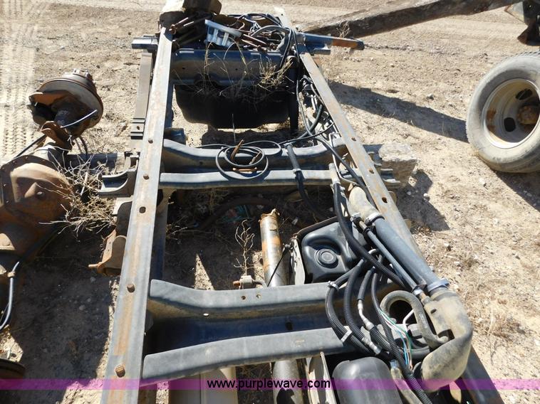 image for item AW9336 2006 Chevrolet Silverado 3500 pickup truck cab and chassis