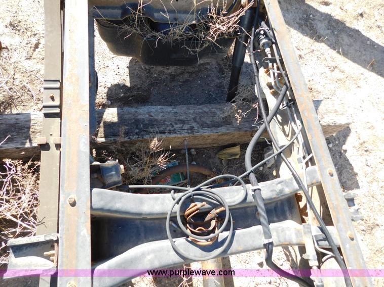 image for item AW9336 2006 Chevrolet Silverado 3500 pickup truck cab and chassis