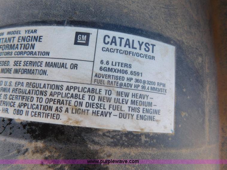 image for item AW9336 2006 Chevrolet Silverado 3500 pickup truck cab and chassis