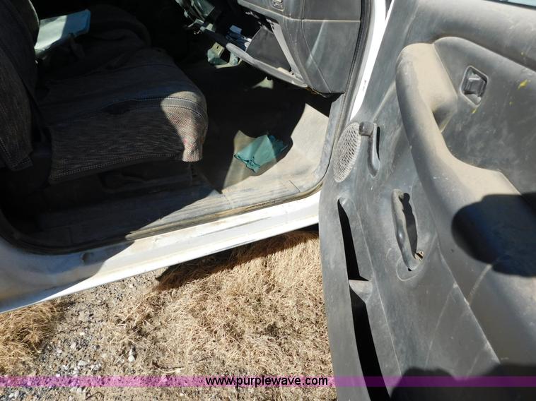 image for item AW9336 2006 Chevrolet Silverado 3500 pickup truck cab and chassis