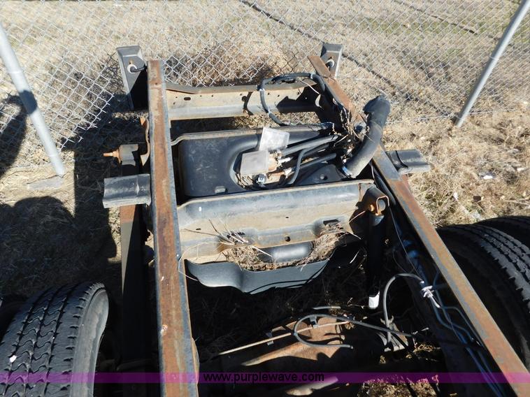 image for item AW9337 2006 Chevrolet Silverado 3500 pickup truck cab and chassis