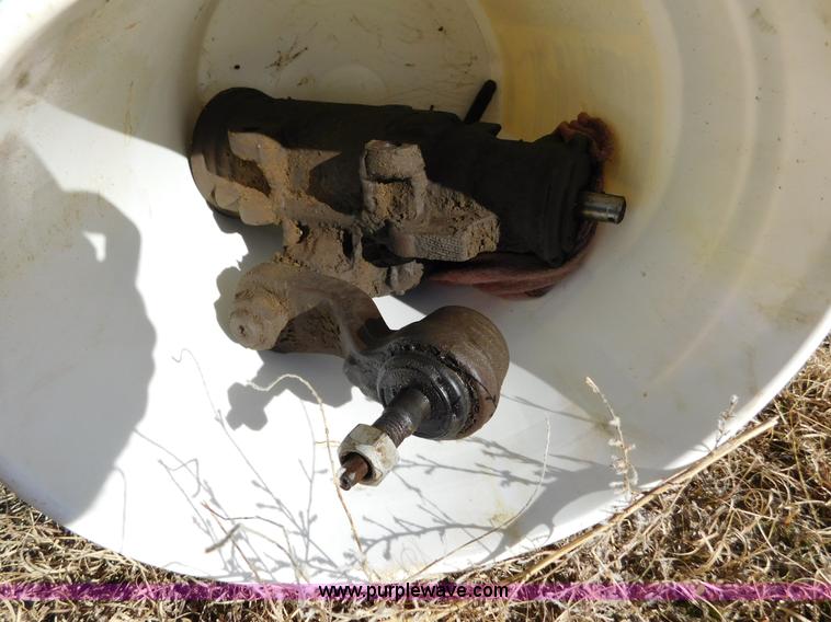 image for item AW9337 2006 Chevrolet Silverado 3500 pickup truck cab and chassis