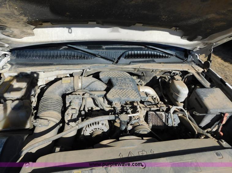 image for item AW9337 2006 Chevrolet Silverado 3500 pickup truck cab and chassis