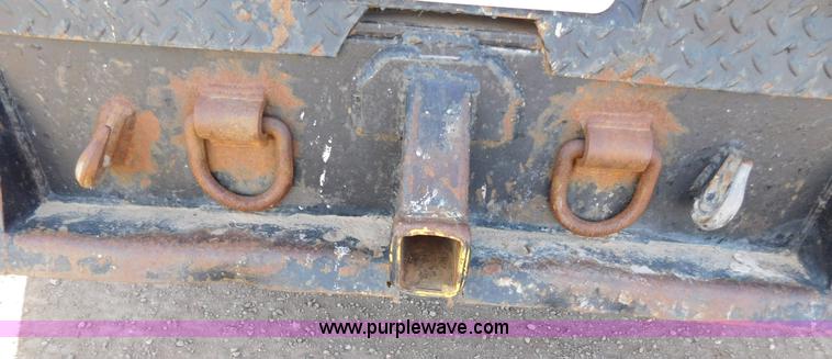 image for item AW9338 2006 Chevrolet Silverado 3500 flatbed pickup truck